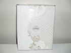 675716440299 Natori White Flowers Embroidered