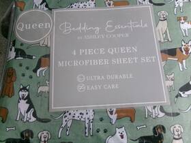 Ashley Cooper 048035045405 New Dog Puppy Queen Sheet Set / Dogs On Green # 942