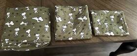 Berkshire 198062853310 Peanuts Snoopy 3 Pc Twin Sheet Set Paw Prints Green