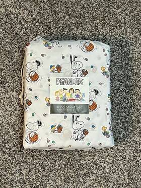 Berkshire 198062900809 Peanuts Snoopy King Sheet Set By Easter Spring Basket Floral Polyester