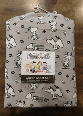 Berkshire 791551253587 Peanuts Snoopy All Over - Home Gray Queen 4-piece Sheet Set