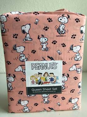 Berkshire 791551445159 4 Pc Peanuts Snoopy Paw Prints Queen Sheet Set By Super Soft Peach New Berkshire 791551445159 4 Pc Peanuts Snoopy Paw Prints Queen Sheet Set By Super Soft Peach New