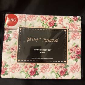Betsey Johnson 199165012697 Pink Rose Bouquet Floral And Bows Sheet Set 6 Piece Super Soft King