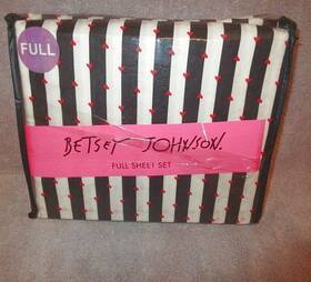 218426 Betsey Johnson Wonderland Full Sheet Set Hearts And Stripes 4 Piece Retro Love New 218426 Betsey Johnson Wonderland Full Sheet Set Hearts And Stripes 4 Piece Retro Love New