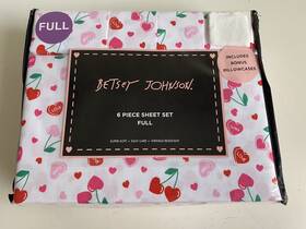 Betsey Johnson 883893958029 Sweet Tart Heart Cherries Valentines Full Size Sheet Set New