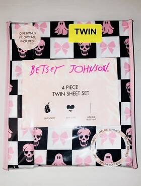 A0003204 Betsey Johnson 4 Piece Twin Sheet Set Bow Halloween Check Pink With Pillowcases A0003204 Betsey Johnson 4 Piece Twin Sheet Set Bow Halloween Check Pink With Pillowcases