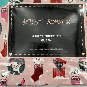 A0008408 Betsey Johnson Holiday Dogs Queen Sheet Set 4pc Wreath Stocking Christmas Pink A0008408 Betsey Johnson Holiday Dogs Queen Sheet Set 4pc Wreath Stocking Christmas Pink