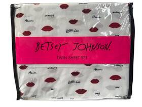 Ushsa01118091 Betsey Johnson Love Lips Twin Sheet Set Microfiber Easy Care Wrinkle Resistant