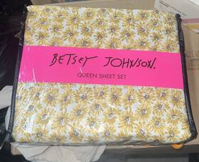 Ushsa01260507 Betsey Johnson Bed Sheets Soft And Lightweight Bedding Fade Queen Sunflower Field Yellow