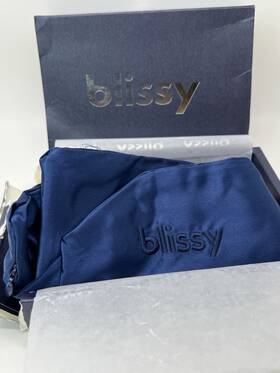 Blissy 850009689269 Dmg Box. Silk Standard Pillowcase Blue