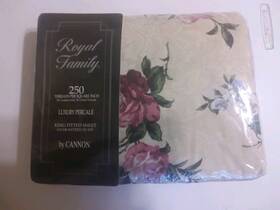 Cannon 043306574523 Royal Family Windsor Damask King Fitted Sheet Cannon 043306574523 Royal Family Windsor Damask King Fitted Sheet