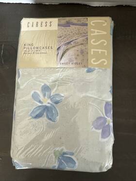 Caress 018251727645 Pillowcases Two King Sweet Violets Percale Usa Made 20x40 Inch 1990s