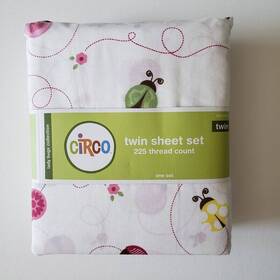 Circo 490600201660 Lady Bugs Flowers Collection Twin Sheet Set - New