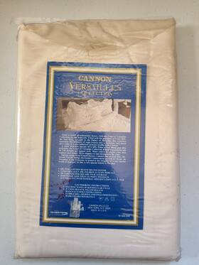 74-504-047 Court Of Versailles Vtg Cannon Royal Family Queen Flat Sheet Ivory Pennsylvania