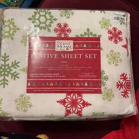 Debbie Mumm 000031310222 New Twin White Red And Green Snowflake Flannel 3 Piece Sheet Set