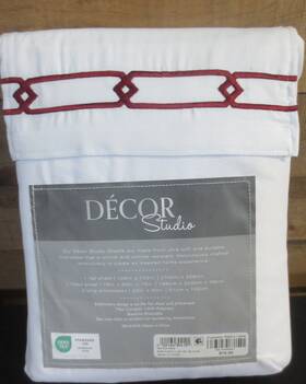 Decor Studio 022164304121 Embroidered Microfiber 3-pc. Sheet Set In Chain Link - Red King Decor Studio 022164304121 Embroidered Microfiber 3-pc. Sheet Set In Chain Link - Red King