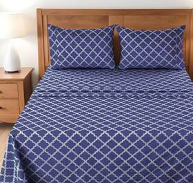 570201 Homeroots Four Piece Navy And White Quatrefoil Microfiber Queen Sheet Set