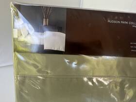 Hudson Park 732997558188 New Collection Luxury King Flat Sheet Green Cotton