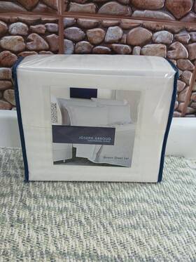 Joseph 748279770025 Abboud Queen Sheet Set 4 Pcs. 100% Polyester 1- Flat 1-fitted 2case Joseph 748279770025 Abboud Queen Sheet Set 4 Pcs. 100% Polyester 1- Flat 1-fitted 2case