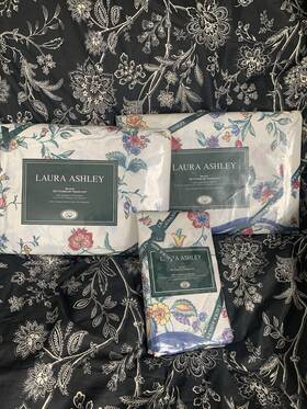 00443572 Laura Ashley Chinese Silk Queen Sheet Set Granny Core Floral