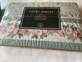 Laura Ashley 052134721320 King Flat Sheet Nip Cottage Rose Vtg Green Stripe/floral 200 Count Laura Ashley 052134721320 King Flat Sheet Nip Cottage Rose Vtg Green Stripe/floral 200 Count