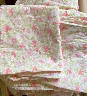 Laura Ashley 883893868335 King Sheet Set Evie Floral Bubblegum Pink Sage Green 4pc Cottage Laura Ashley 883893868335 King Sheet Set Evie Floral Bubblegum Pink Sage Green 4pc Cottage