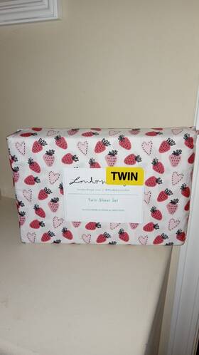 3300cs London Kaye New Twin Sheet Set 100% Soft Microfiber 3 Piece Strawberries 3300cs London Kaye New Twin Sheet Set 100% Soft Microfiber 3 Piece Strawberries