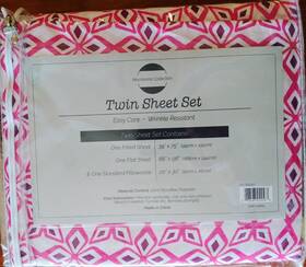 110605 Mackenna Collection 3 Piece Twin Sheet Set Micro Poly Magenta Print New #19148