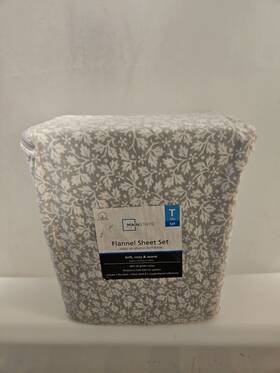 Mainstays 053526078126 Brand New 3 Piece Gray Mistletoe Flannel Sheet Set. Twin