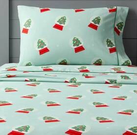 94590070 Pillowfort Festive Snow Globe Queen Cotton Sheet Set Flat/fitted/2 Pillow Cases