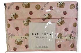 Rae Dunn 729016061583 Twin Sheet Set Sweet Holiday Gingerbread House Presents Pink
