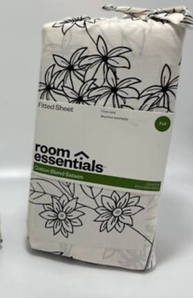 081-02-0896 Room Essentials Fitted Sheet Full Cotton Blend Sateen Floral White Black