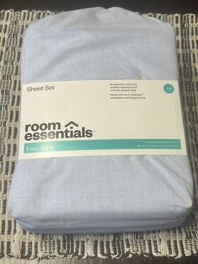 Room Essentials 191908139913 Easy Care Solid Sheet Set Light Blue Full Size Room Essentials 191908139913 Easy Care Solid Sheet Set Light Blue Full Size