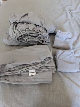 Room Essentials 490621813385 Microfiber Solid Sheet Set 4 Piece King Size Gray