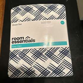 81651763 Room Essentials King Easy Care Printed Pattern Sheet Set Blue Geo On White -
