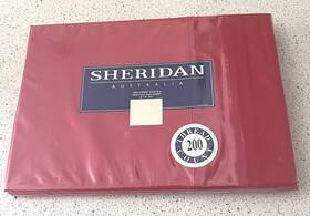 Sheridan 081018615448 Designed In Australia One Full Red Flat Sheet 200 Thread 81x102 New Sheridan 081018615448 Designed In Australia One Full Red Flat Sheet 200 Thread 81x102 New