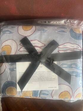 2100007384 St. Frank New In Package Sky Chintamani Print King Sheet Set