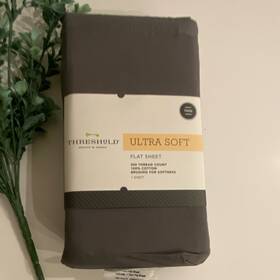 046462269 Threshold 300 Thread Count Twin Flat Sheet 100% Cotton Brushed Gray