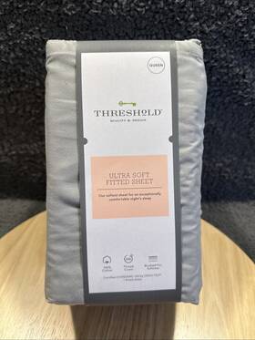 062-16-3318 Threshold Ultra Soft Fitted Sheet Queen Light Grey 300 Thread Count 100% Cotton 062-16-3318 Threshold Ultra Soft Fitted Sheet Queen Light Grey 300 Thread Count 100% Cotton