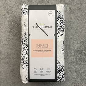Threshold 191908645865 White Paisley Print 300 Thread Count Ultra Soft King Size Flat Sheet