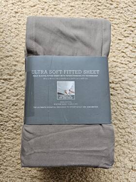 Threshold 490621630029 300 Thread Count Ultra Soft Fitted Sheet Color Gray Queen Size