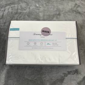 Tommy Bahama 883893823389 Sheet Set White Queen Cotton Percale 4 Piece Blue Embroidered Hem Tommy Bahama 883893823389 Sheet Set White Queen Cotton Percale 4 Piece Blue Embroidered Hem