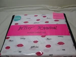 New Betsey Johnson Love Lips Queen Sheet Set Pink And Black Amor Xox. Fixed Price $44.98.