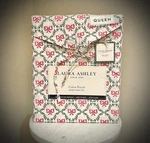 Laura Ashley Queen Sheet Set Holiday Bow Trellis Arrives B4 Christmas. Fixed Price $70.00.