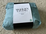 Modern Living Cotton 4-PIECE Bedding Set Solid 300 Thread Count Queen Size New. Fixed Price $58.99.