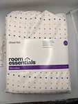 Room Essentials Twin/twin Xl Sheet Set New 3-PC White Squares Print. Fixed Price $16.00.
