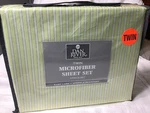 New Dan River Twin Sheet Set Green Microfiber Wrinkle Resistant Easy Care Nwt. Fixed Price $25.00.