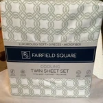 Fairfield Square Twin Cooling Quick Dry Wrinkle Microfiber Sheet Set White Gray. Fixed Price $26.00.