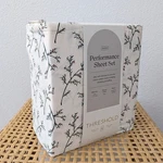 New Threshold Performance Sheet Set Holly Print 400 Thread Count Queen. Fixed Price $39.00.