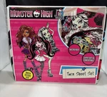 Monster High Sheet Set Twin Size Microfiber 2013 To Fright New Mattel. Fixed Price $94.99.